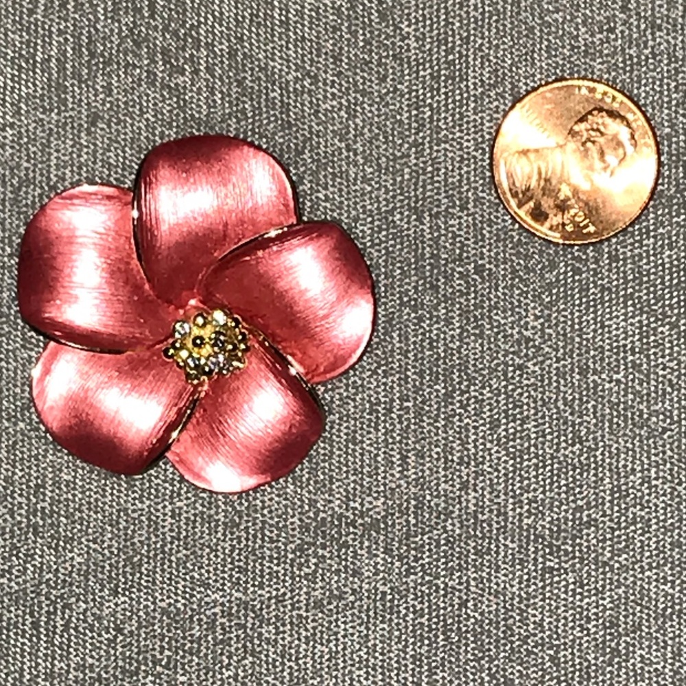 Puccini pink blossom with stone accents